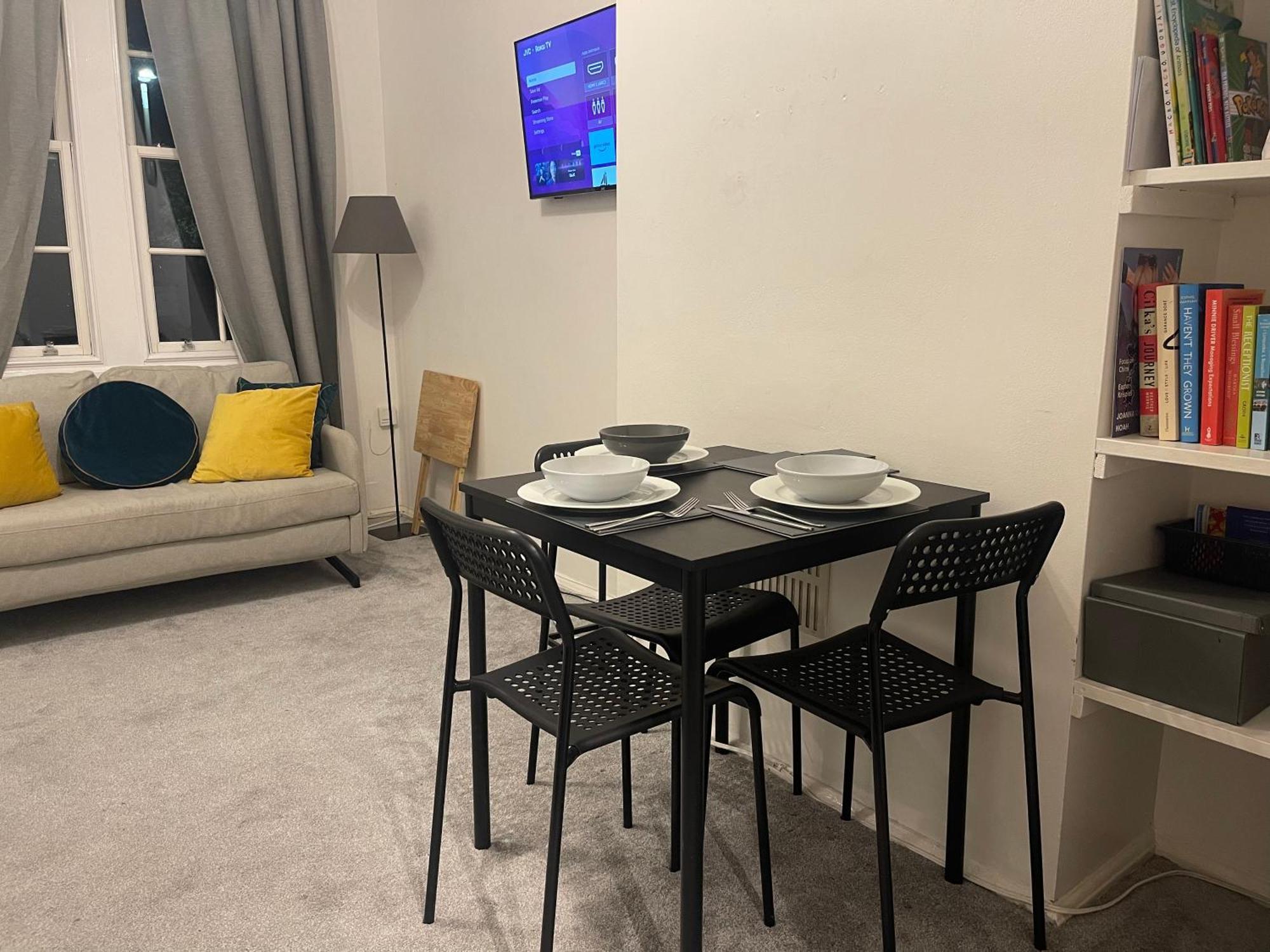 Tooting Lodge London - Cosy 2 Bedroom House With Garden, 5 Mins Walk To Tube Station Экстерьер фото