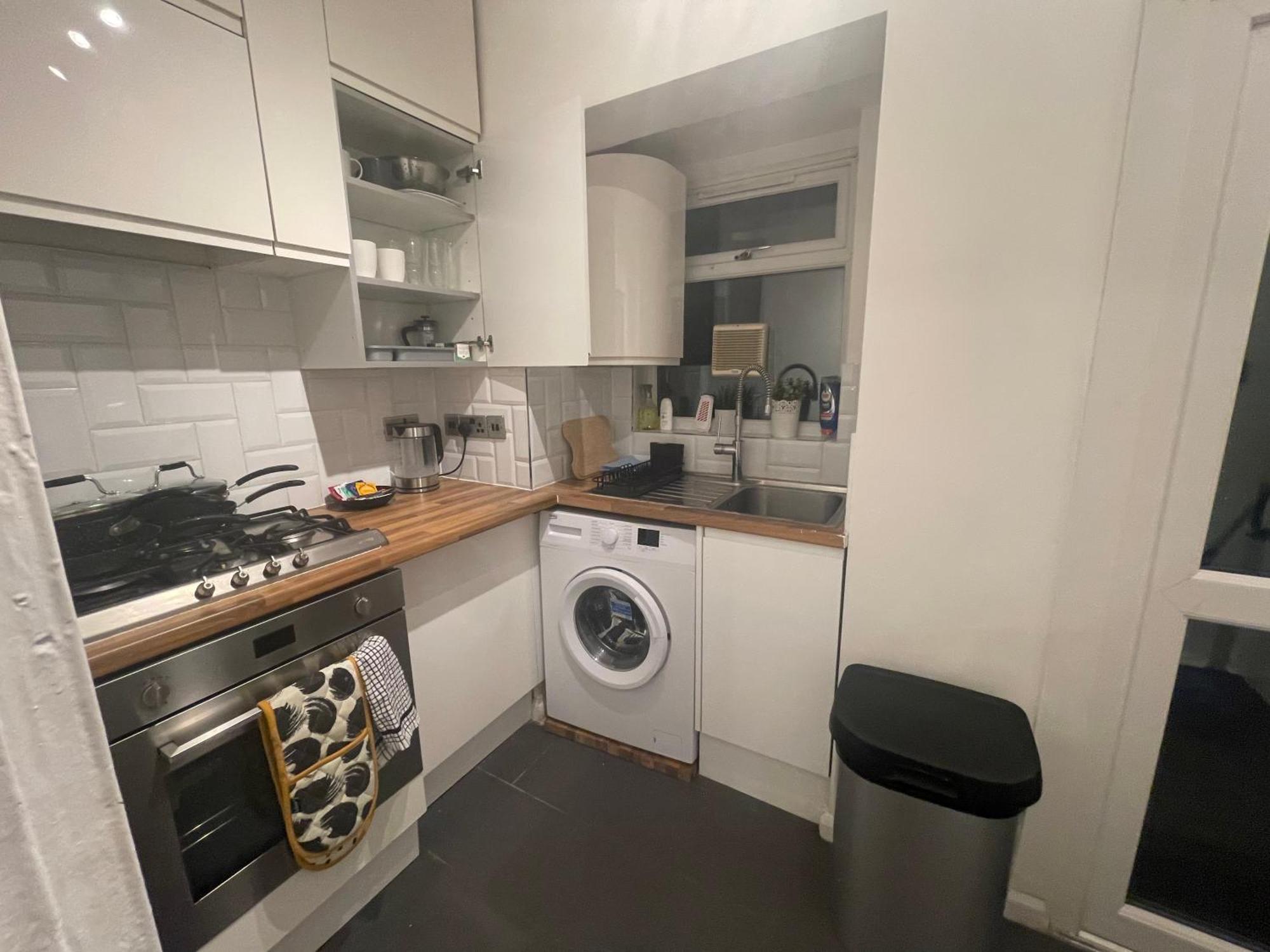 Tooting Lodge London - Cosy 2 Bedroom House With Garden, 5 Mins Walk To Tube Station Экстерьер фото